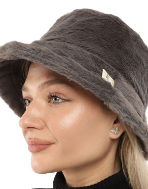 kadın peluş şapka
